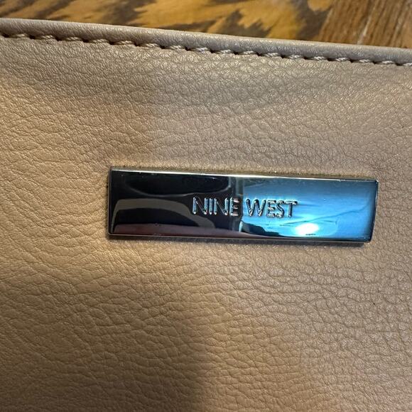 Nine West NWOB Satchel w Crossbody Strap & Handles Beige Cream - Picture 3 of 9